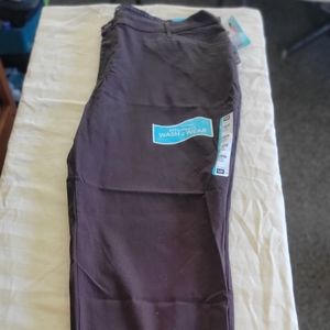 🤗 Lee Relaxex Fit Straight Leg slacks Womans